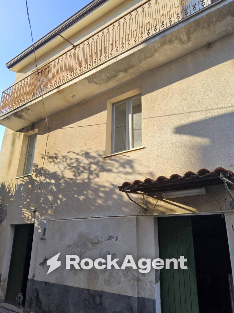Casa indipendente in vendita a Gioiosa Ionica