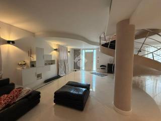 Salone