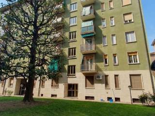 Trilocale via Guglielmo Koerner, Prato Centenaro, Milano