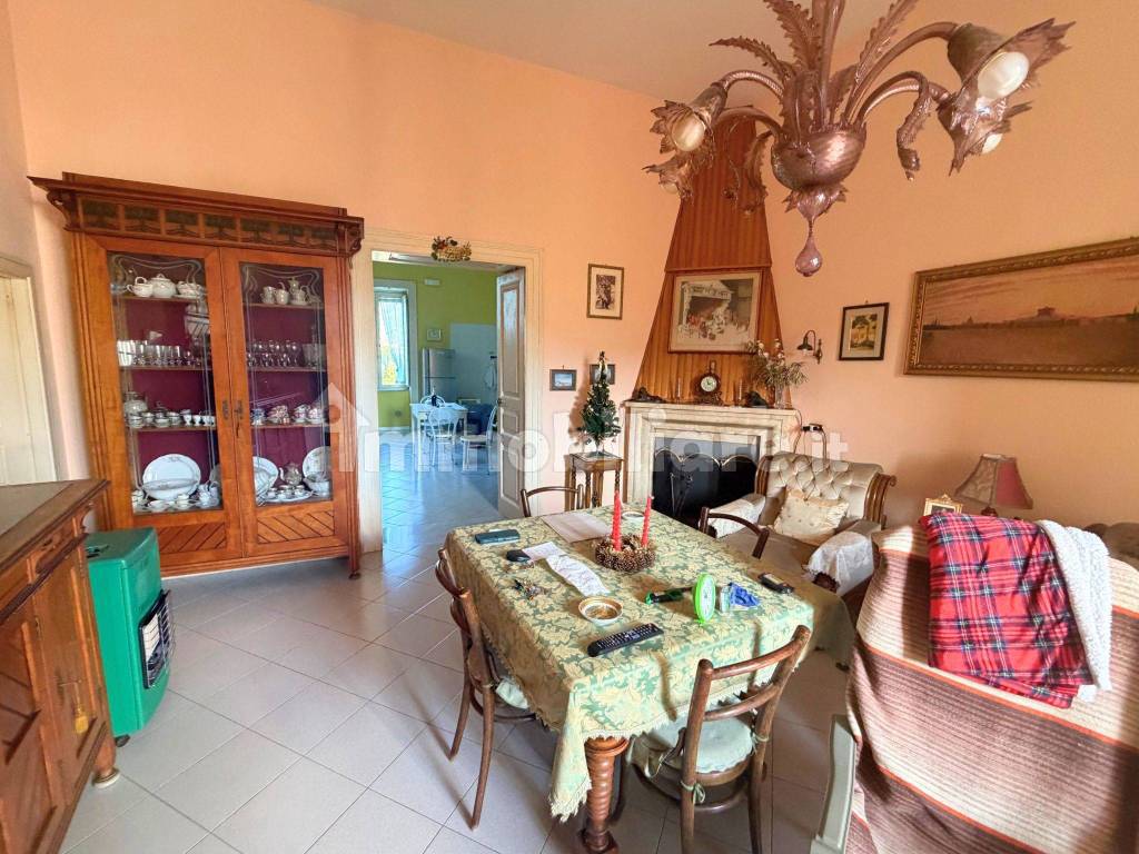 Salone