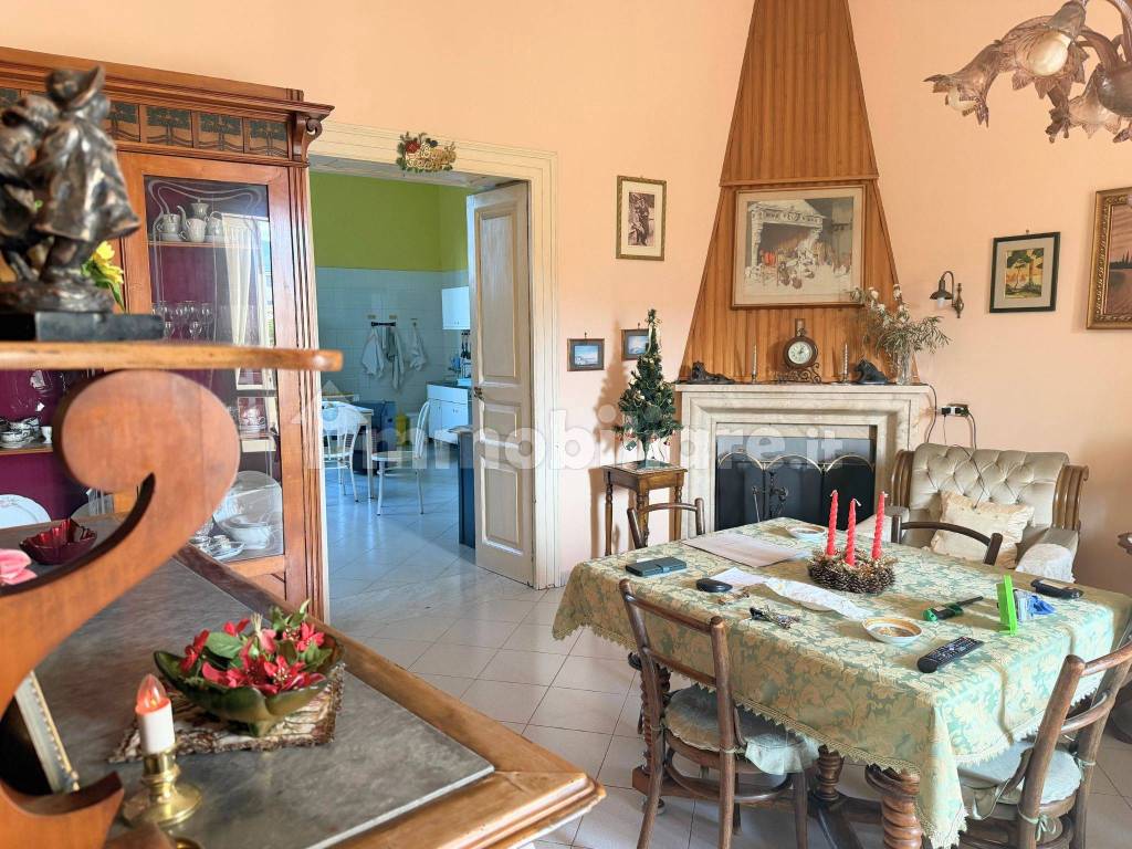 Salone