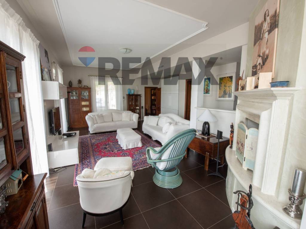 Salone