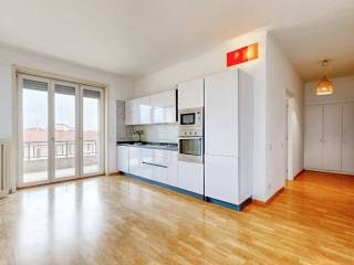 Bilocale buono stato, quinto piano, Casoretto, Milano