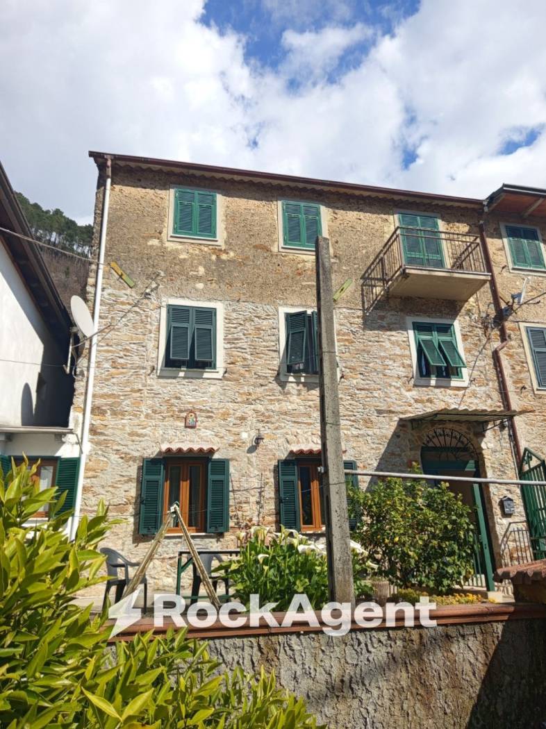 Rustico - Casale in vendita a Massa