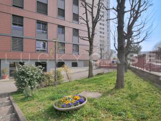 Quadrilocale via Michele De Angelis 12, Ca' Granda, Milano