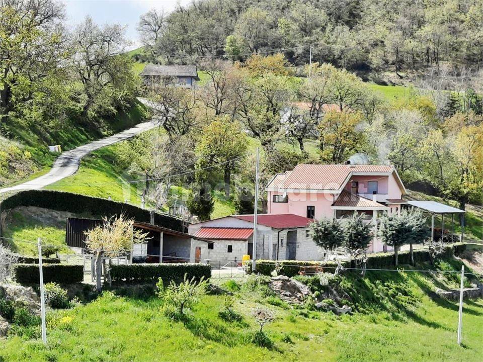 Villa in vendita a Castiglione Messer Raimondo