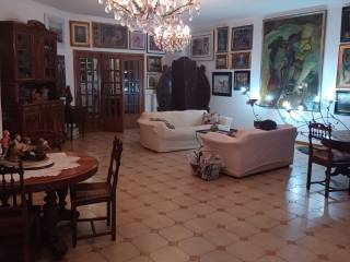 Salone