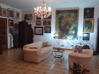 Salone