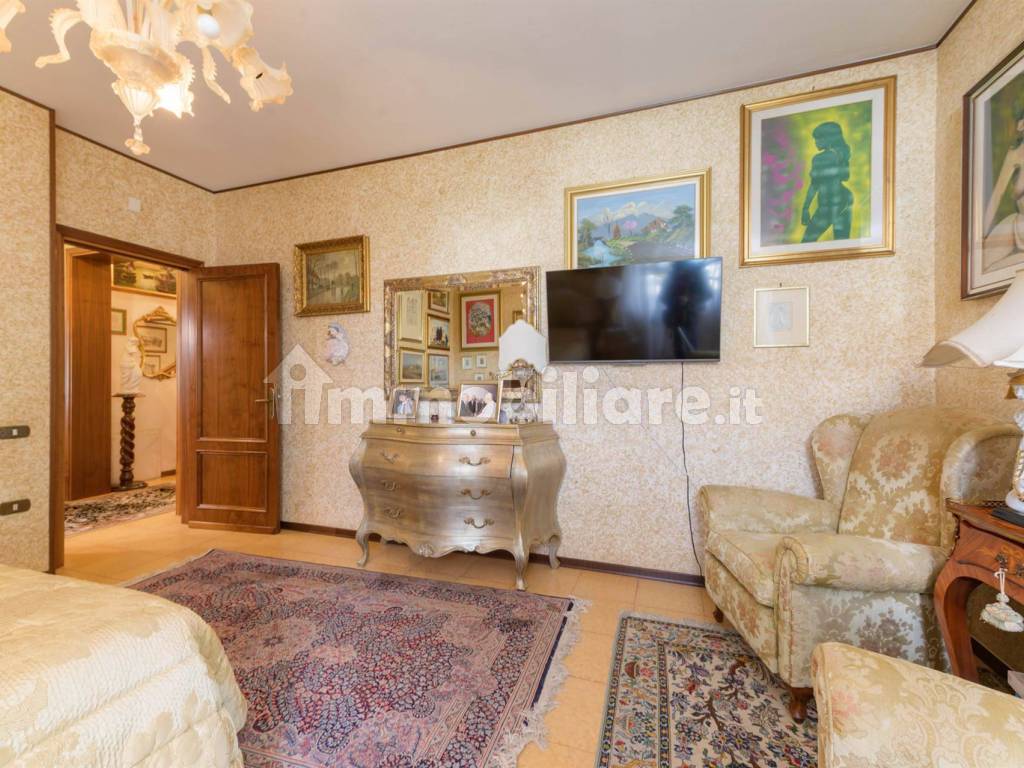 Salone
