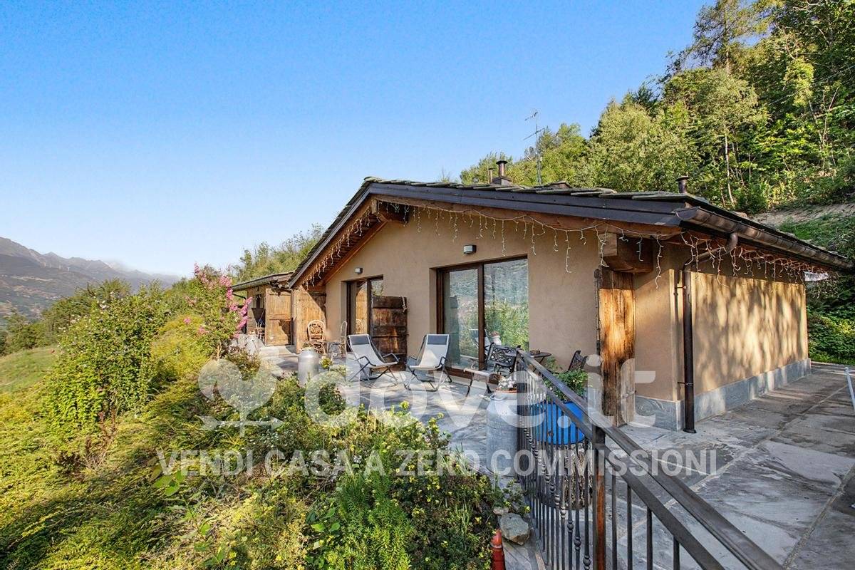 Casa indipendente in vendita a Fénis
