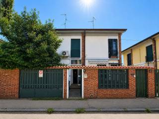 Villa bifamiliare via Domaso 6, San Siro, Milano