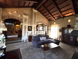 Salone