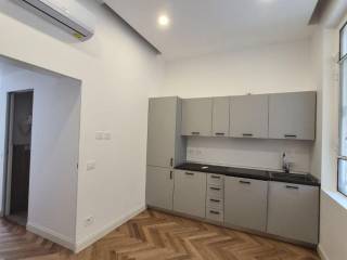 Trilocale via Pietro Teulié 11, Bocconi, Milano