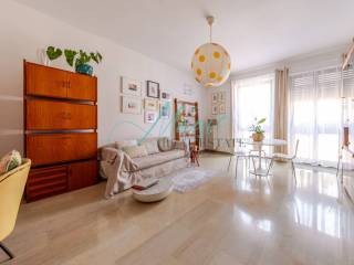 Trilocale via Emilio De Marchi 52, Greco - Segnano, Milano