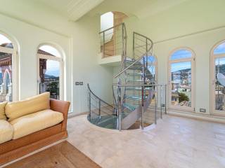 Salone