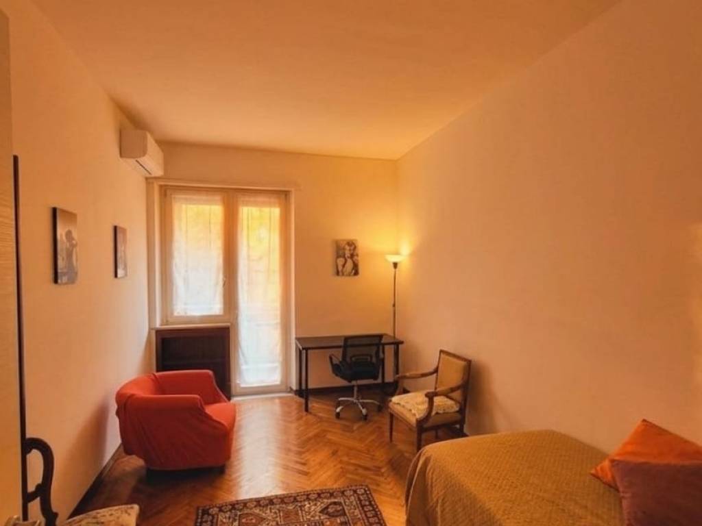Stanza singola in Borgo Po, foto 2 di 12