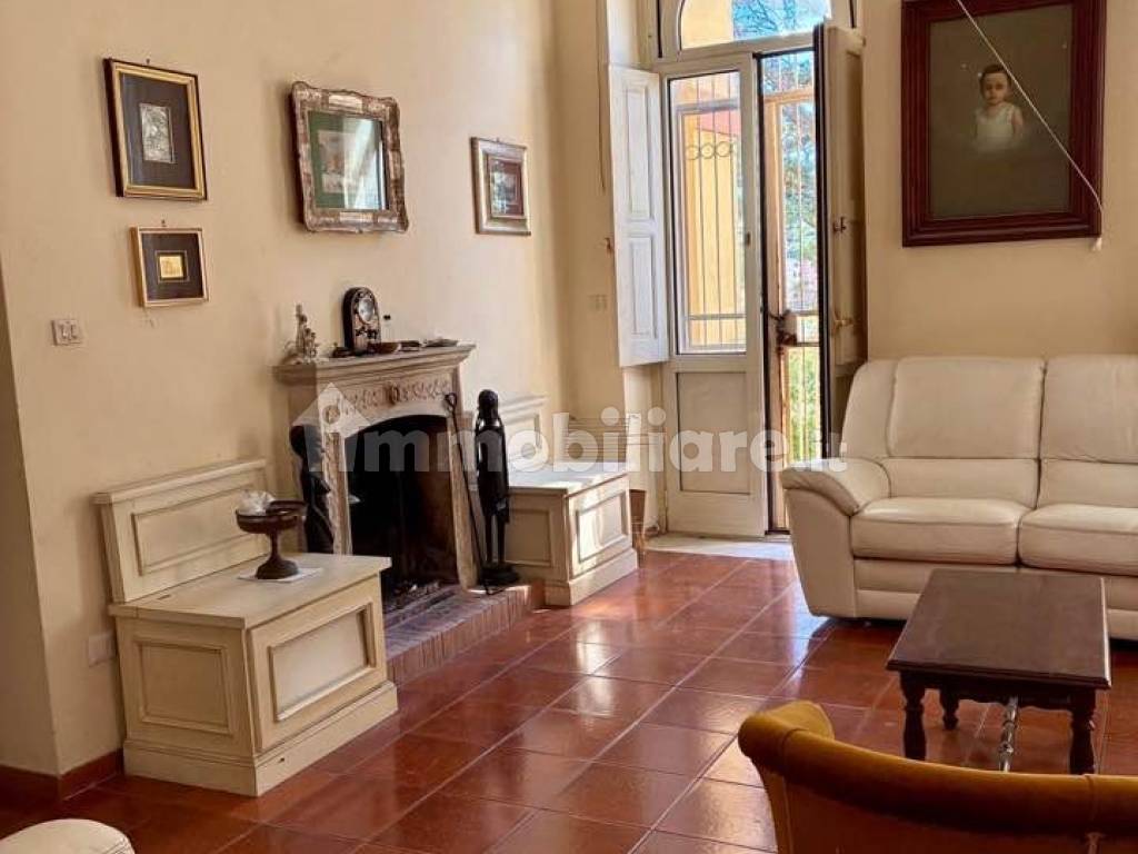 Salone