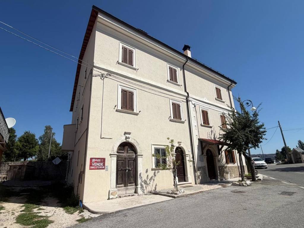Sale Multi-family detached house Rocca di Mezzo. To be refurbished ...