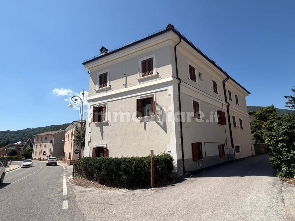 Sale Multi-family detached house Rocca di Mezzo. To be refurbished ...
