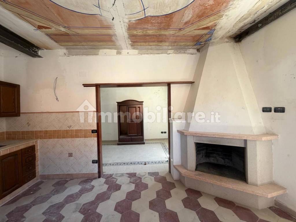 Sale Multi-family detached house Rocca di Mezzo. To be refurbished ...