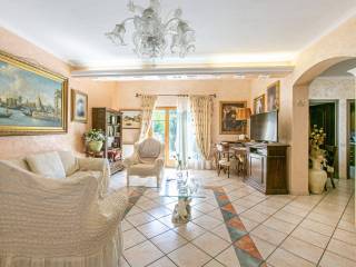 Salone