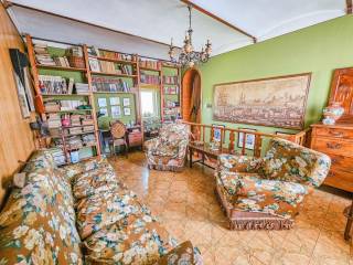 Salone