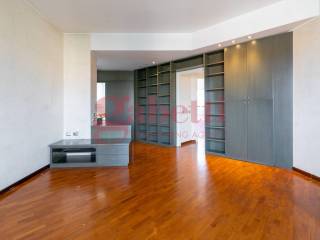 Trilocale via Bernardo Davanzati 5, Dergano, Milano