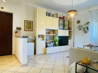Quadrilocale via Vittorio Barzoni 6, Corvetto, Milano