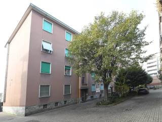 Bilocale via Diego Guicciardi 6, Dergano, Milano