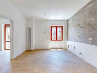 Bilocale ottimo stato, quarto piano, Plebisciti - Susa, Milano