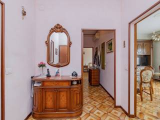 Trilocale via Costantino Baroni 168, Gratosoglio, Milano