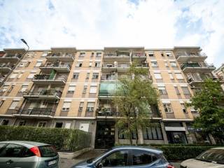 Trilocale via Carlo Boncompagni 36, Corvetto, Milano