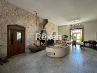 Salone
