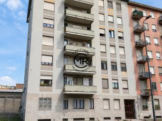 Trilocale via Filippo Baldinucci 95, Bovisa, Milano