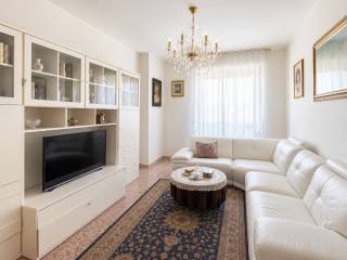 Trilocale via Francesco Primaticcio 2, Lorenteggio, Milano