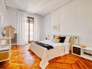 Trilocale via Lepontina 10, Farini, Milano