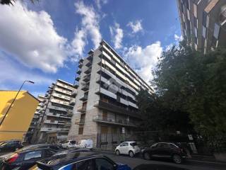 Trilocale via Adeodato Ressi 26, Maggiolina, Milano