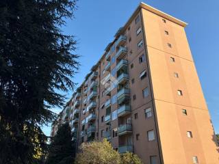 Bilocale via ugo Ojetti 40, Gallaratese, Milano