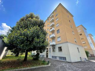 Trilocale via Antonio Carnevali 66, Dergano, Milano