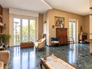 Quadrilocale viale Emilio Caldara 24/a, Porta Romana - Medaglie d'Oro, Milano