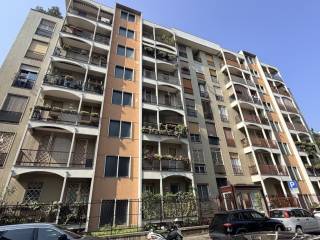 Quadrilocale via Giuseppe Carozzi 6, Inganni, Milano