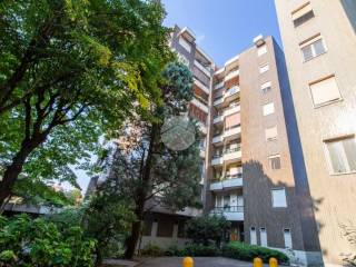 Bilocale via val cannobina 6, Baggio, Milano