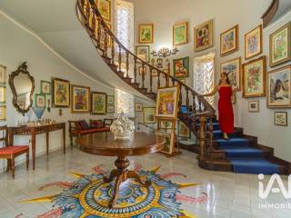 Salone