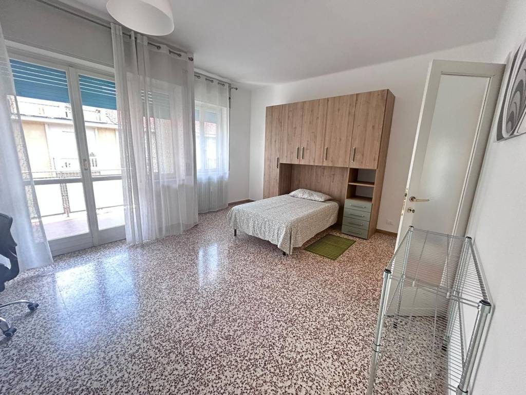 Stanza singola in Pozzo Strada