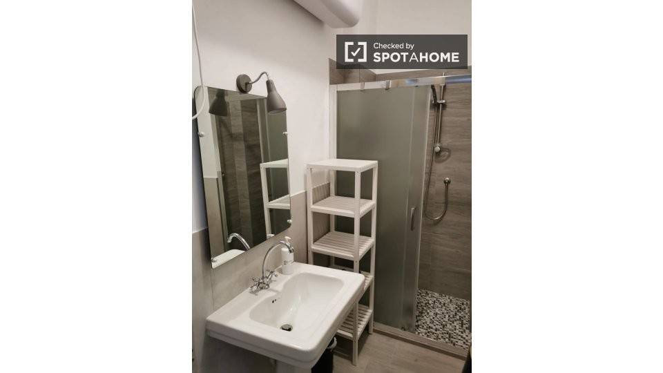 6 stanze singole in Centro, foto 8 di 18