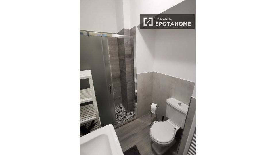 6 stanze singole in Centro, foto 8 di 18