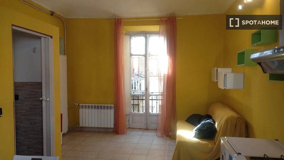 Appartamento in Barriera di Milano, foto 2 di 13