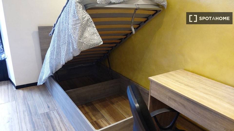Posto letto in doppia in Barriera di Milano, foto 11 di 18
