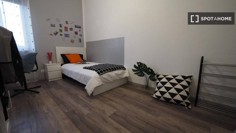 4 stanze singole in Nizza Millefonti, foto 9 di 18
