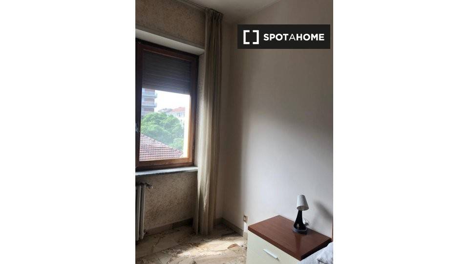 Stanza singola in Pozzo Strada, foto 5 di 7